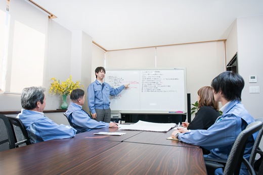 サンメックの設計担当者の勉強会の様子